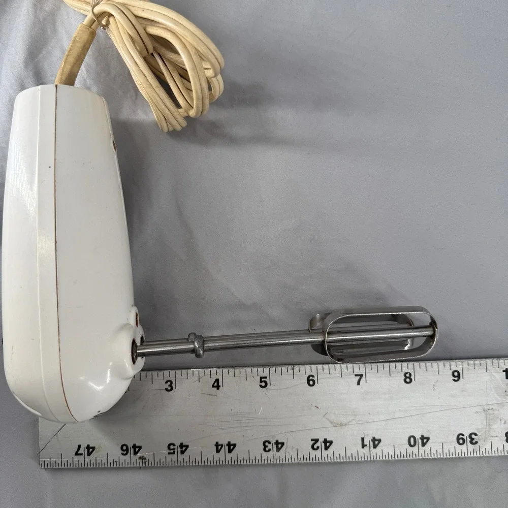 Vintage Osterett Model 400 Hand Mixer White Mid Century Modern Made in USA 55W